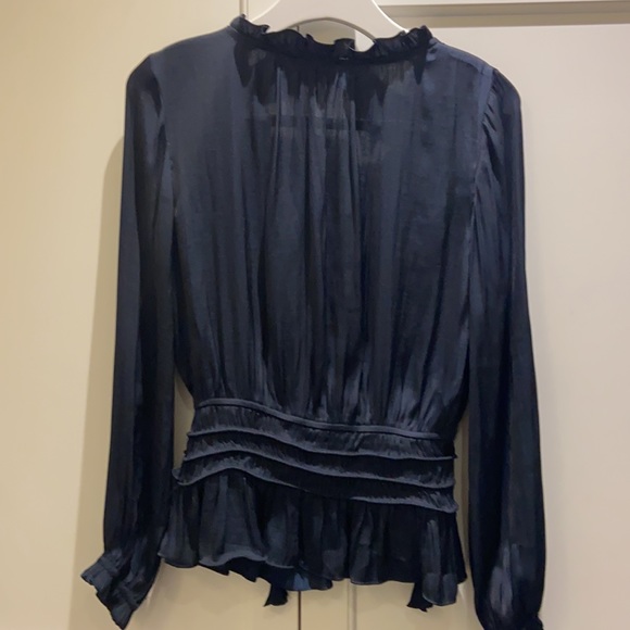 Beautiful navy silky top - Picture 5 of 5